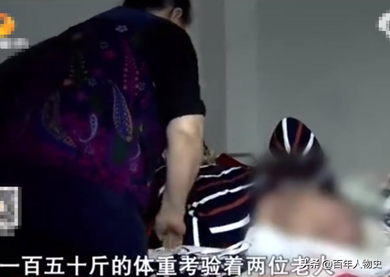 脑瘫男孩被丢给奶奶照顾,13岁孩子瘫痪在床