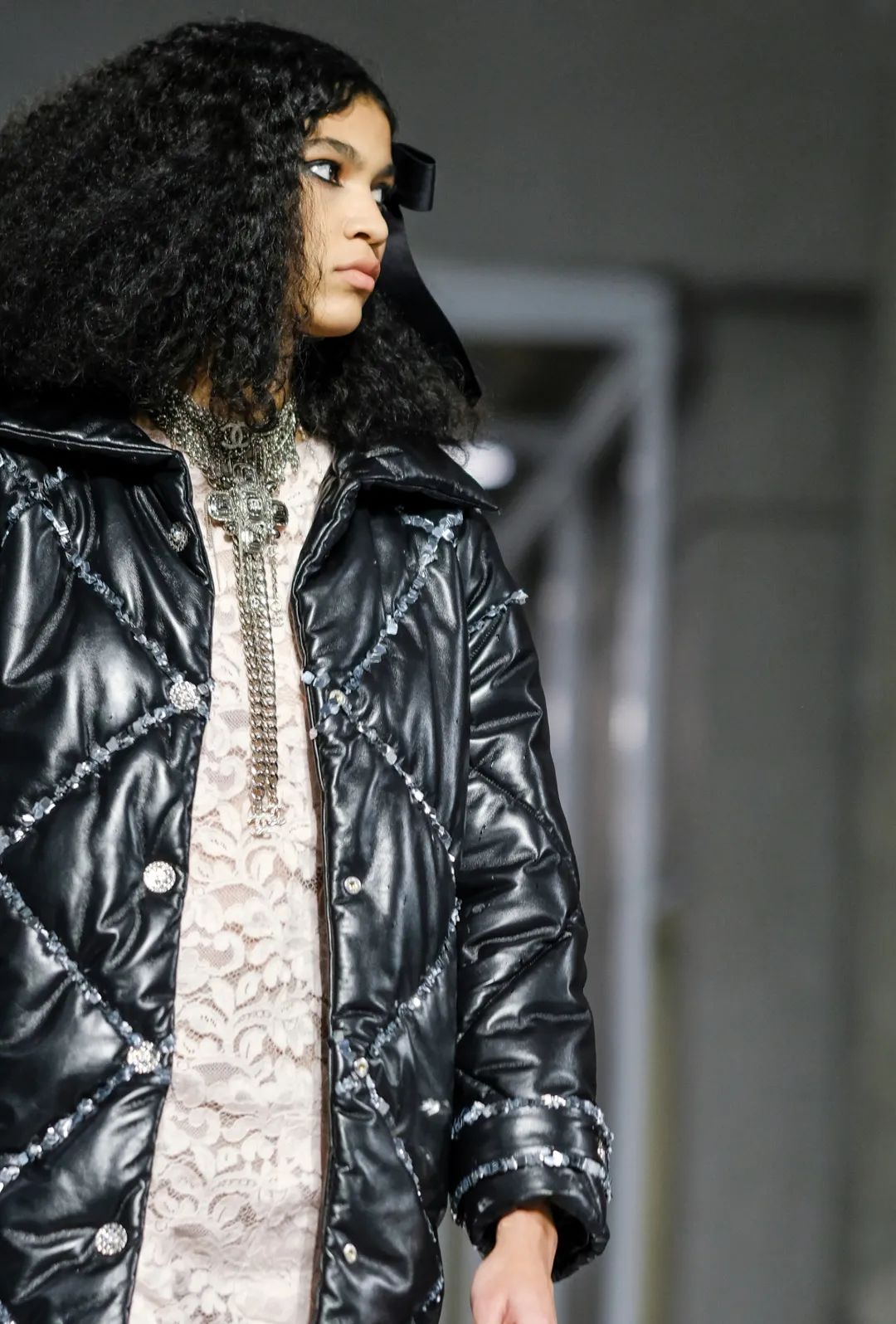 香奈儿2017早秋手工坊,香奈儿高级手工坊发布会视频