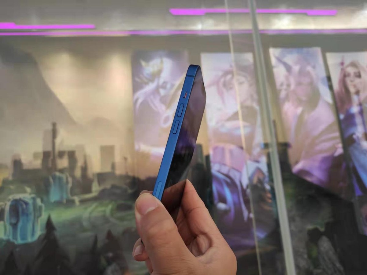 现在买手机性价比较高的是哪一款,现在买手机2500-3000推荐买哪款