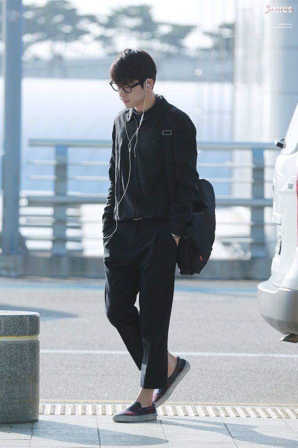 简约经典的黑白色怎么穿,春夏百搭外套黑白色