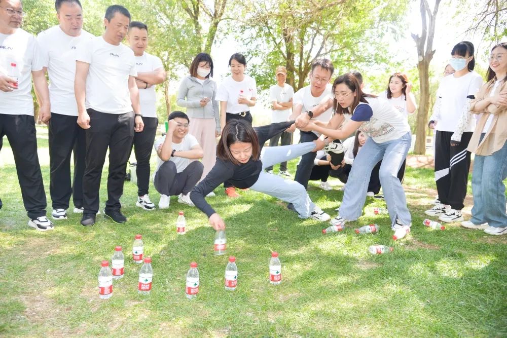 【*党**建引领】武川县人民法院组织开展迎“七一”暨“踔厉奋发担使命，砥砺前行勇争先”户外拓展训练活动
