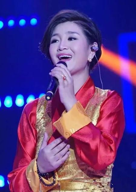 降央卓玛和她的三个孩子近况,降央卓玛一共几次婚姻