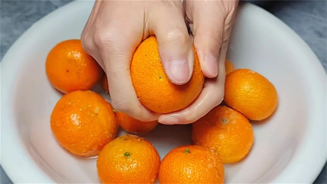 咳嗽厉害加什么能润肺化痰,燥热咳嗽喝什么止咳润肺