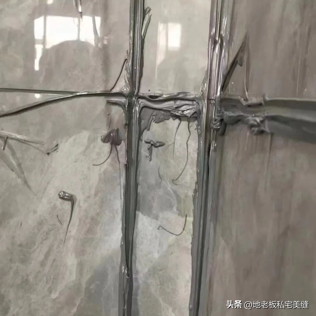 瓷砖美缝自己干还是找人干,深灰色瓷砖用什么颜色美缝