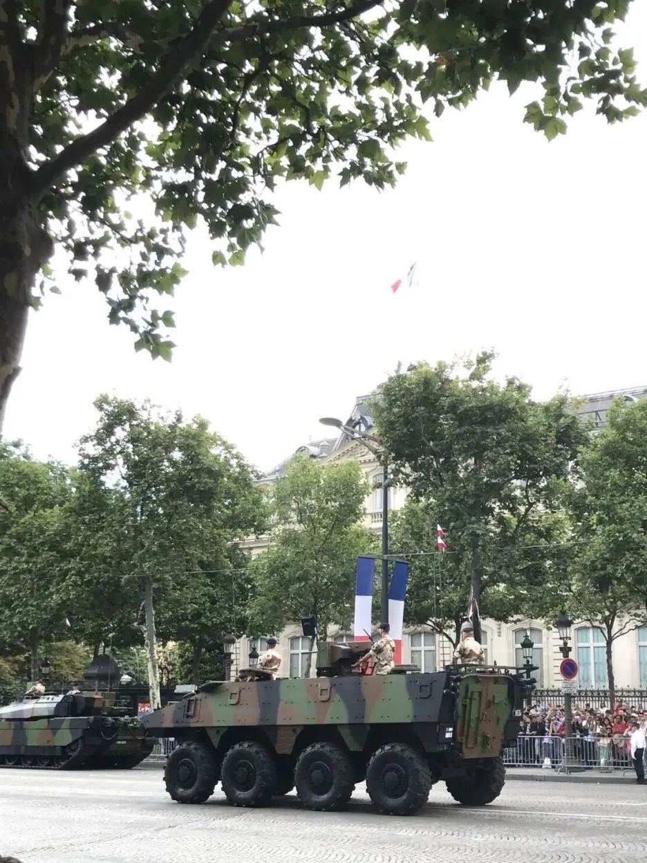 21岁Anais在法国：沉迷奢侈品欠巨额网贷，异国浪子回头拿全额奖