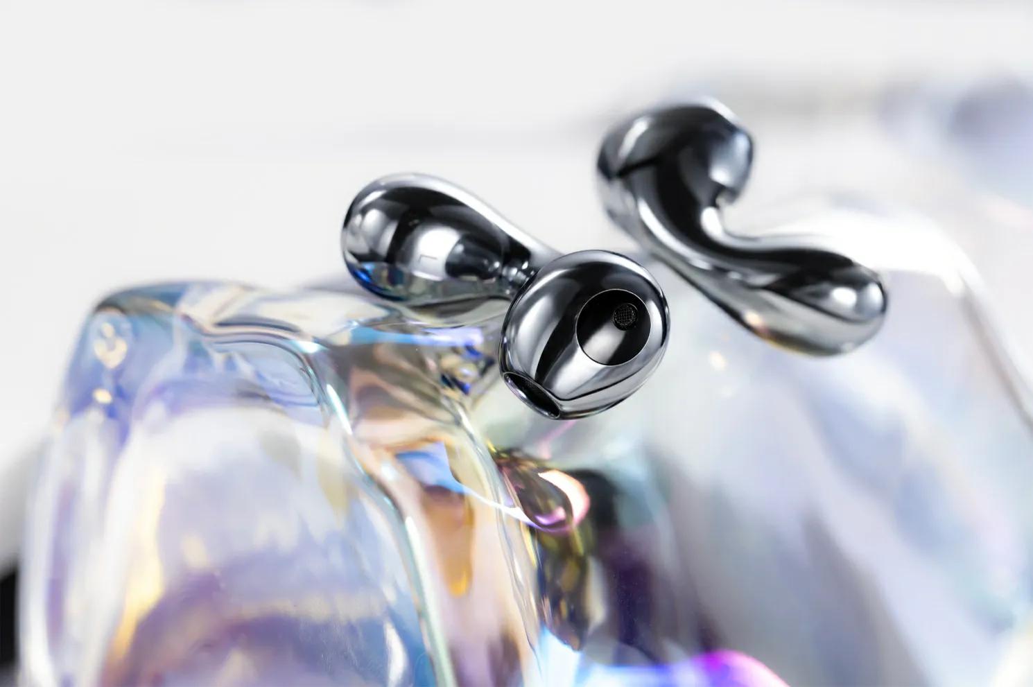 艾热同款FreeBuds5,创新科技带来“澎湃好音质”