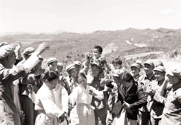 志愿者回家后如何安顿下来？杨勇建议，周恩来：中央同意