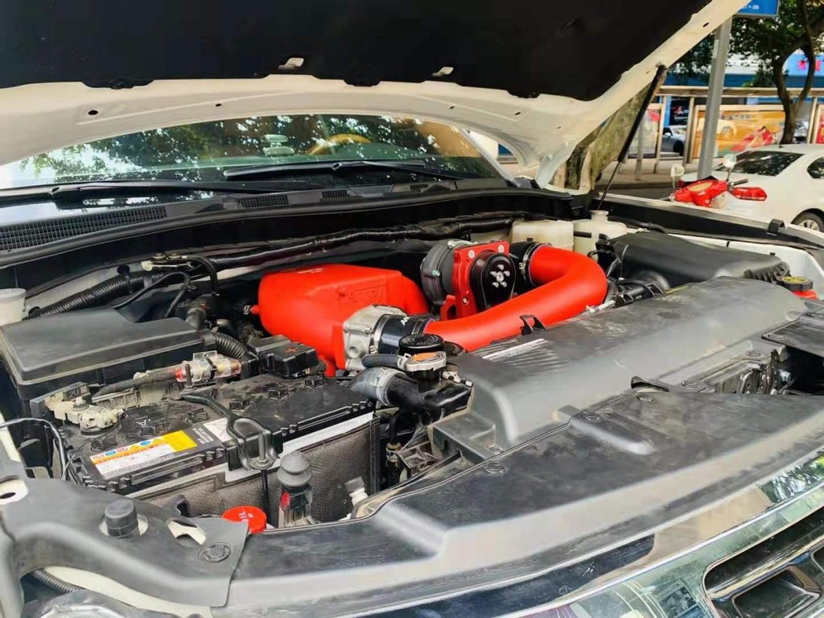 手握方向盘越野视频,途乐沙地穿越