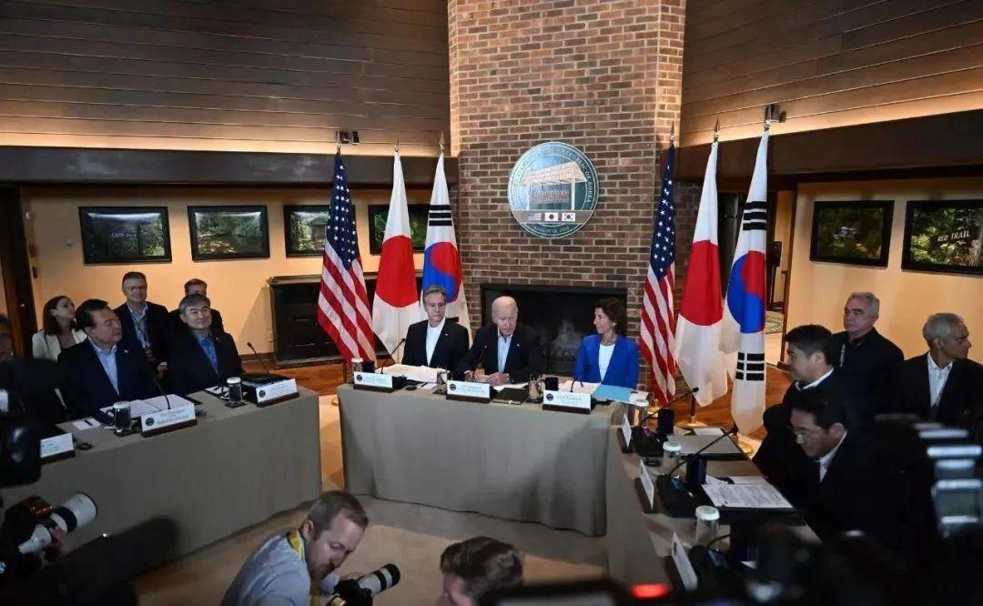 尹锡悦父亲葬礼视频,尹锡悦父亲葬礼