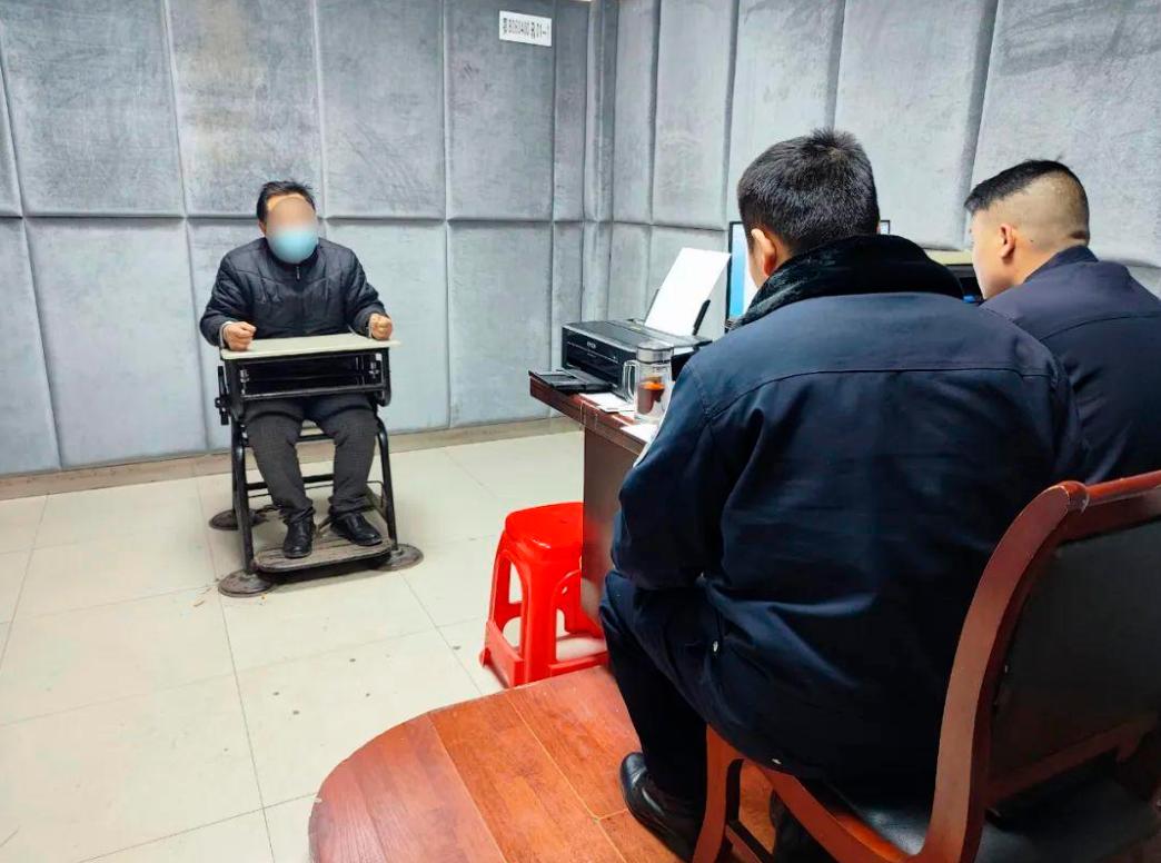 帮人柜台取现是什么罪,帮人转账取现1000万判刑多久