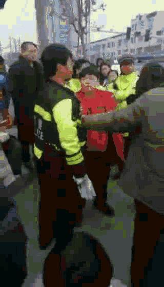 辅警为什么是许多年轻人找工作的第一选择？看看各地辅警的工资。