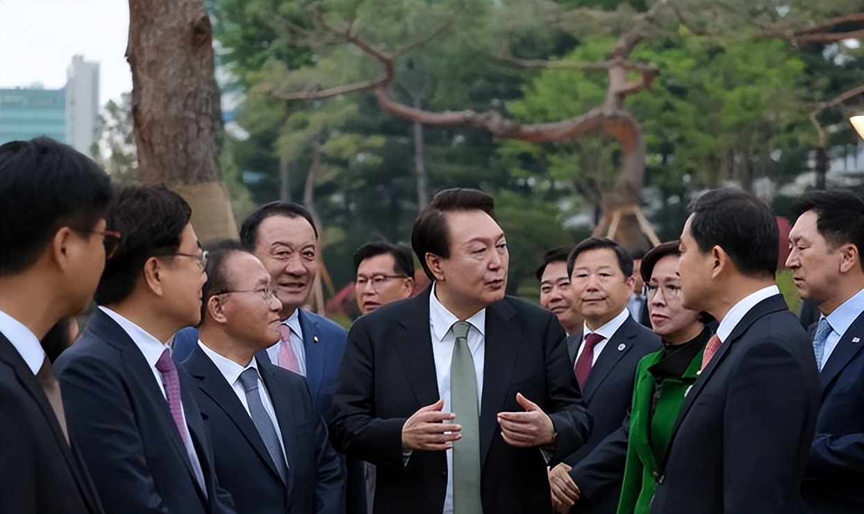 对华出口暴跌后，韩国称不能放低姿态，但愿意与华加强经贸合作