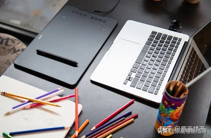 板绘买ipad哪一款好,数位板对比平板哪个绘画更好