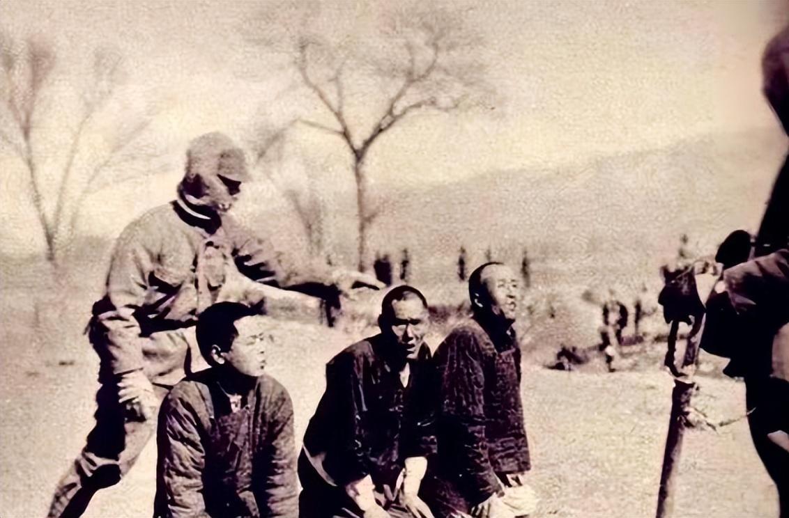 日军侵华兽行,日军当着国军的面杀俘虏