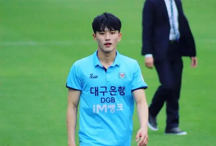 小狼狗身材腹肌,小狼狗霸气腹肌