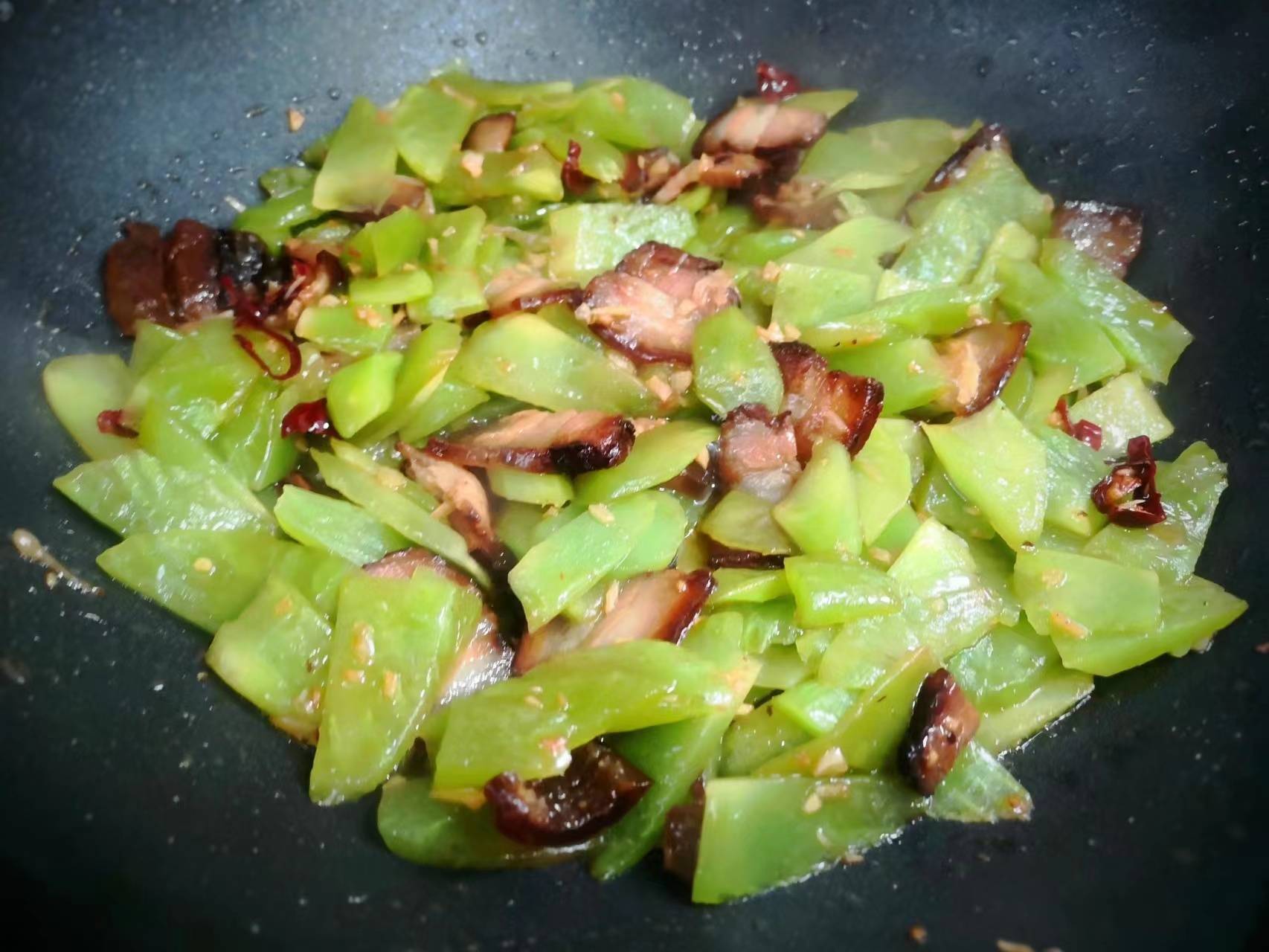 什么菜炒腊肉宝宝爱吃,腊肉炒什么最好吃小孩