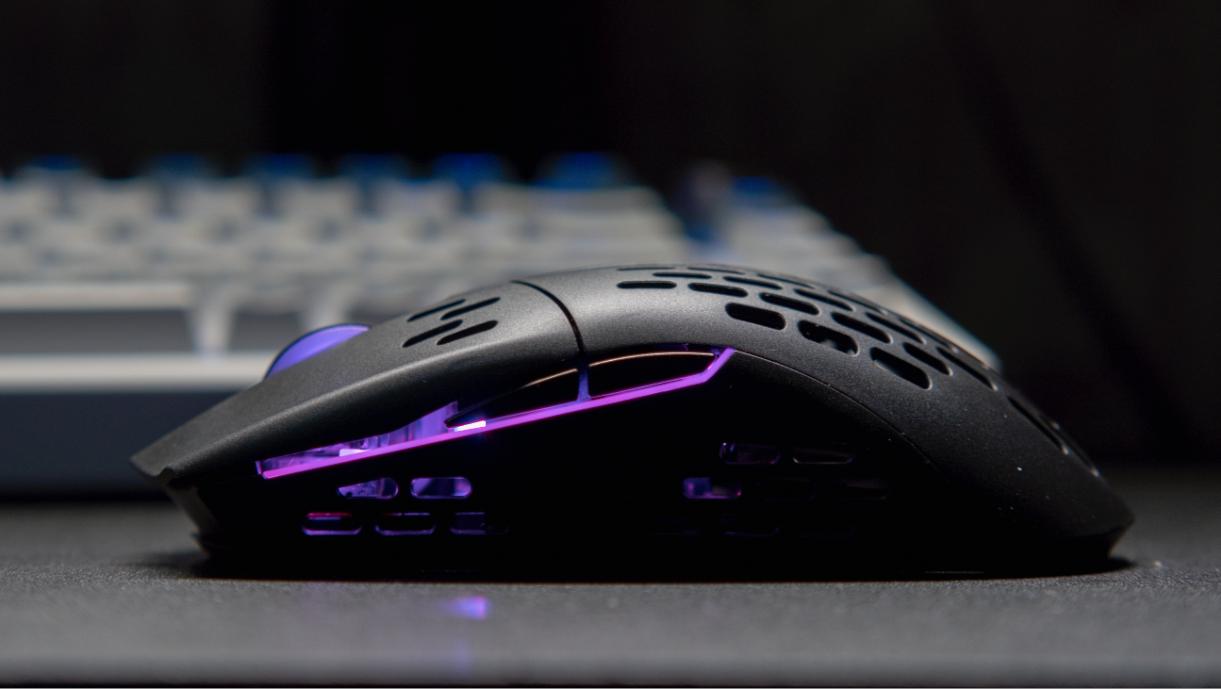 外壳全是洞,卷王价位难得一见的大手洞洞鼠——KeychronM1