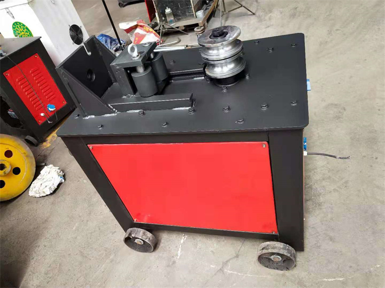 管子除锈机现场视频,全自动钢管内壁除锈