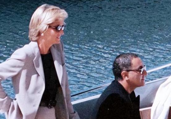 戴安娜特朗普情史,戴安娜离婚后为什么保留王妃头衔