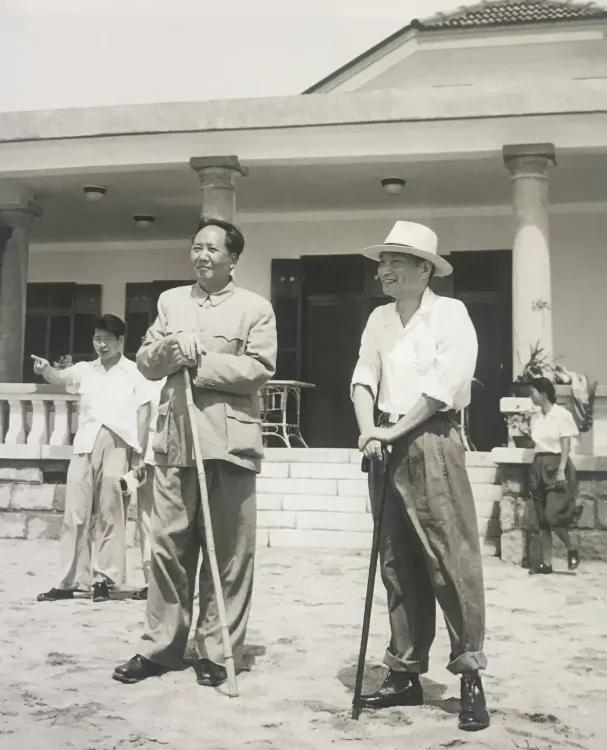 *云陈**如何科学评价毛*东泽**和毛*东泽**思想?