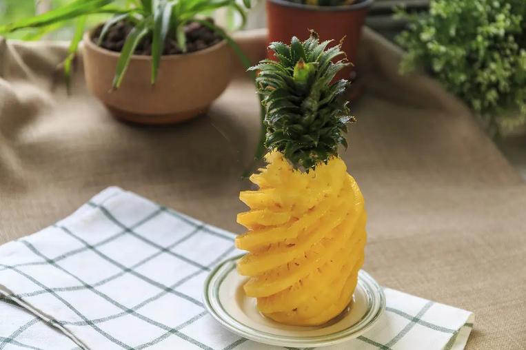 女生吃了半个菠萝,女生吃了菠萝嘴巴溃疡怎么办