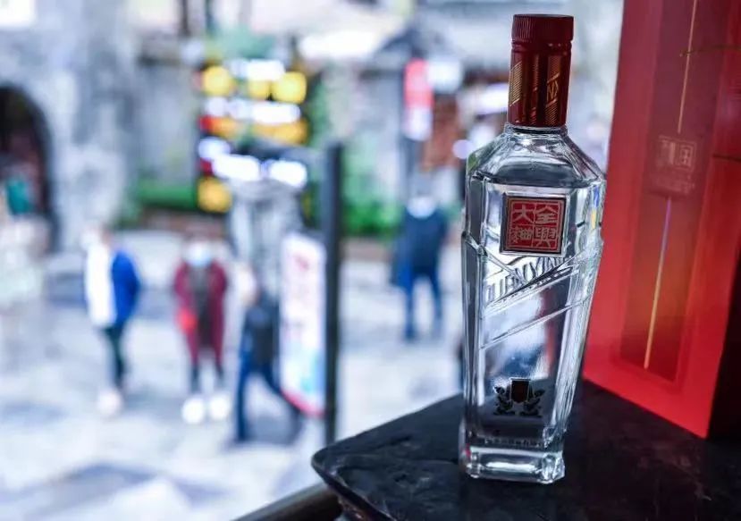 每一个著名的老字号美食和美酒，谁不是历经百年时间和历史的沉淀