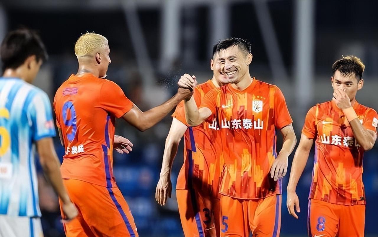 什么是足球外围足球骗局揭秘,史上最有黑幕的假球