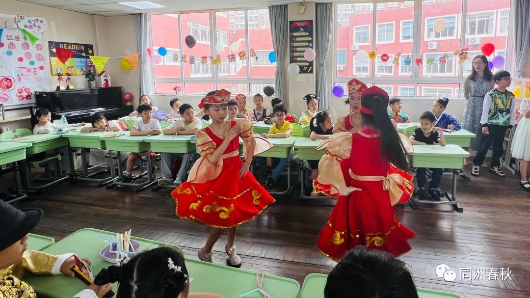 首届56个民族服饰创意大赛,五十六个民族服饰展介绍