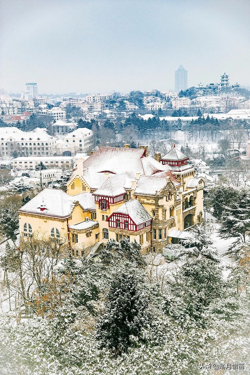 被誉为“东方瑞士”的青岛，有太多的海边浪漫