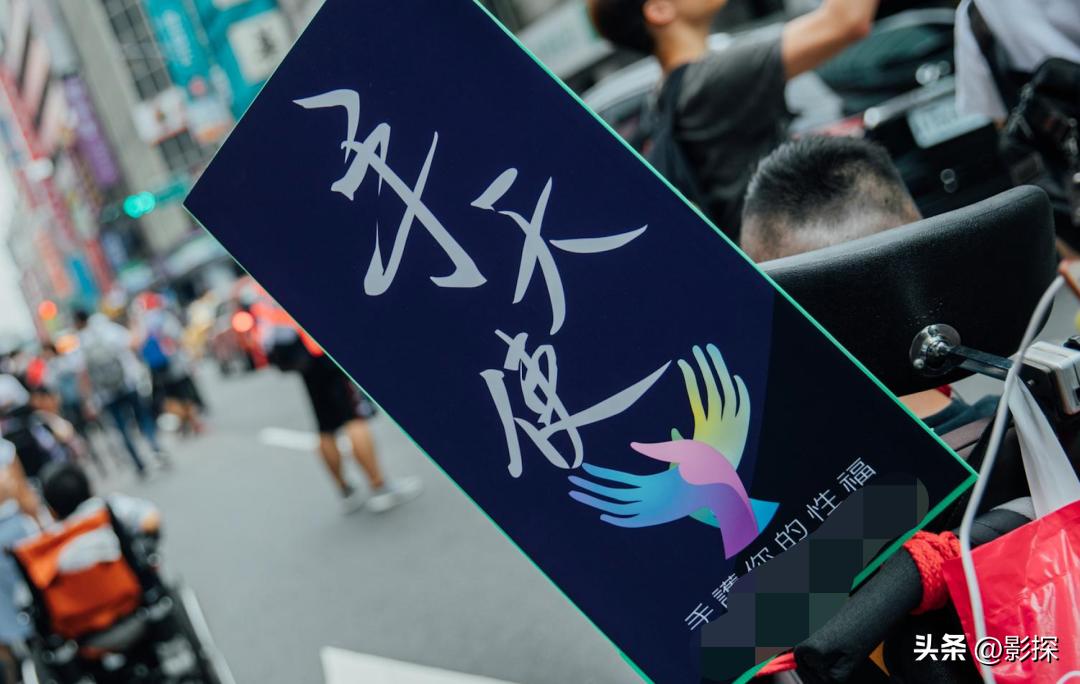 全片都要打码，我为它的尺度鼓掌