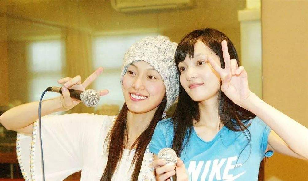 娱乐圈的真实姐妹情你get到了吗,娱乐圈最感人的姐妹情