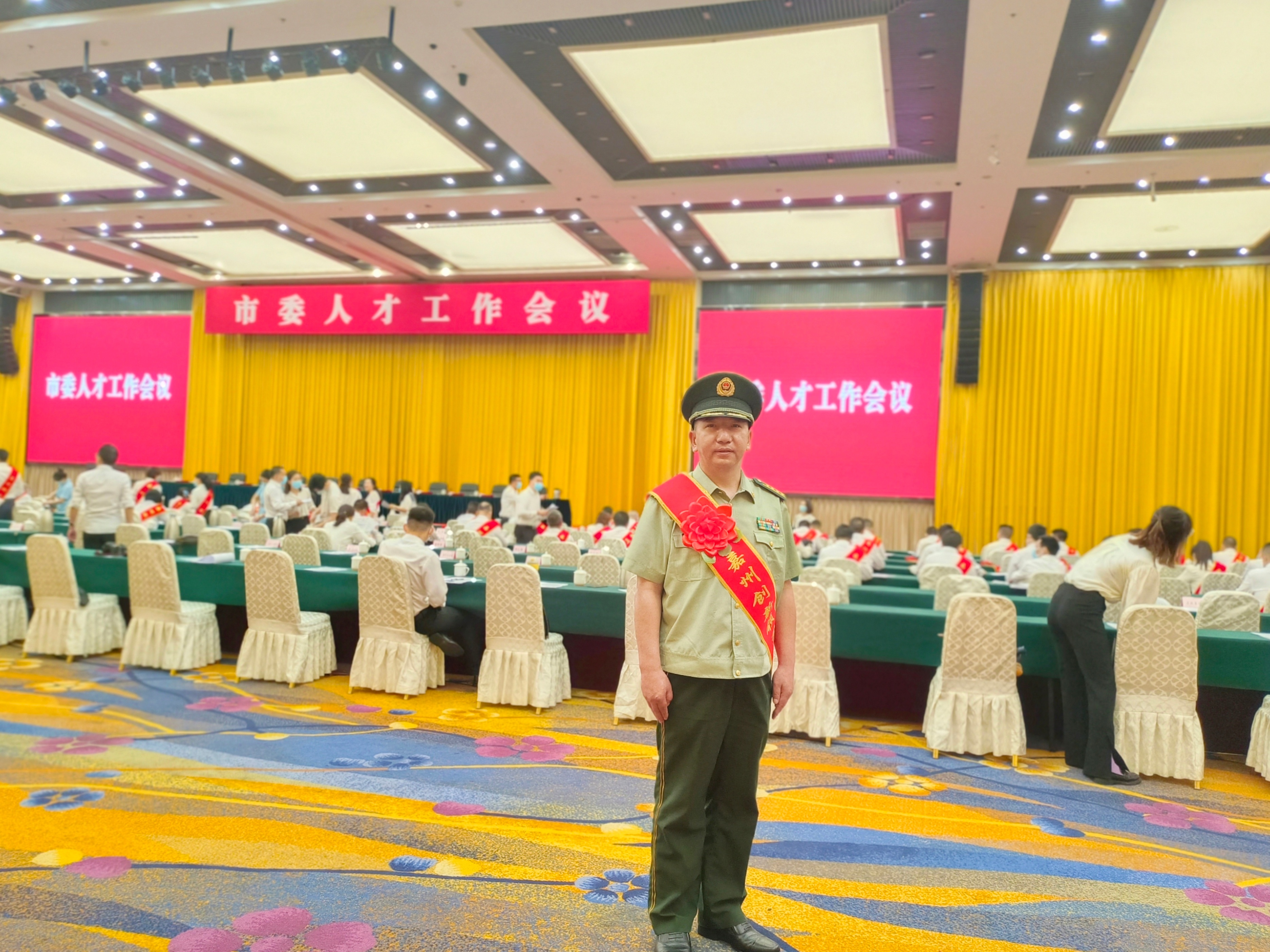 温暖是最好的“处方”——记*警武**四川总队医院肿瘤科主任林武华