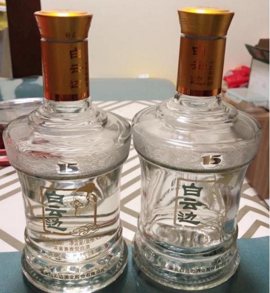 四川私企一领导，30年应酬总结出一份白酒清单，网友：不愧是领导