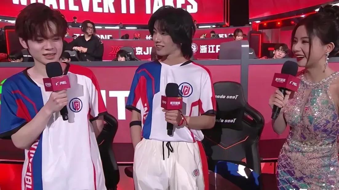 姝屽潧姘歌繙鐨勭鏄粈涔堟,鍗庤涔愬潧姘歌繙鐨勭鍞辨瓕璺戣皟