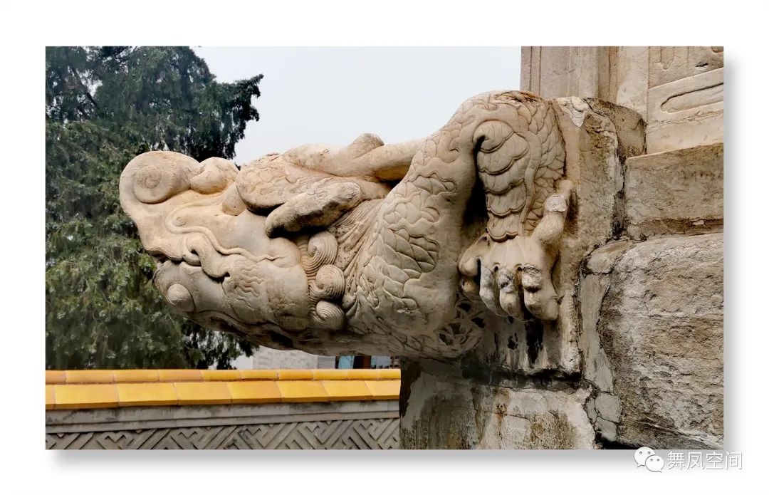 白塔寺是在北海公园里面吗,白塔寺是北海的白塔吗