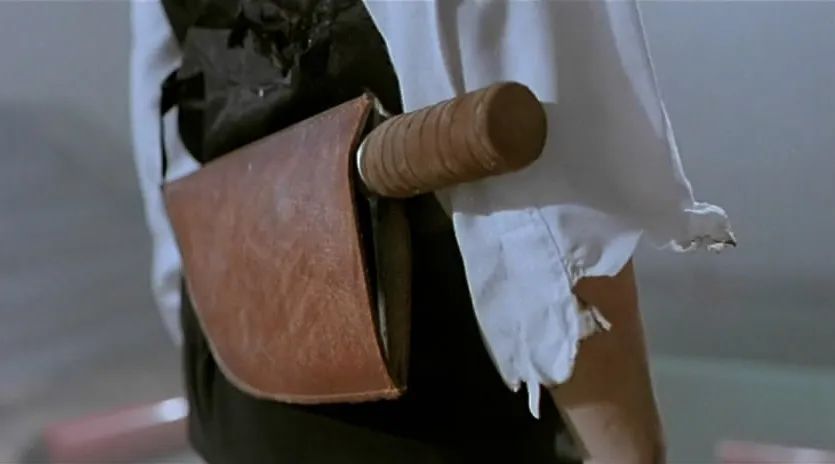 保时捷卖菜刀评述,保时捷买车送菜刀