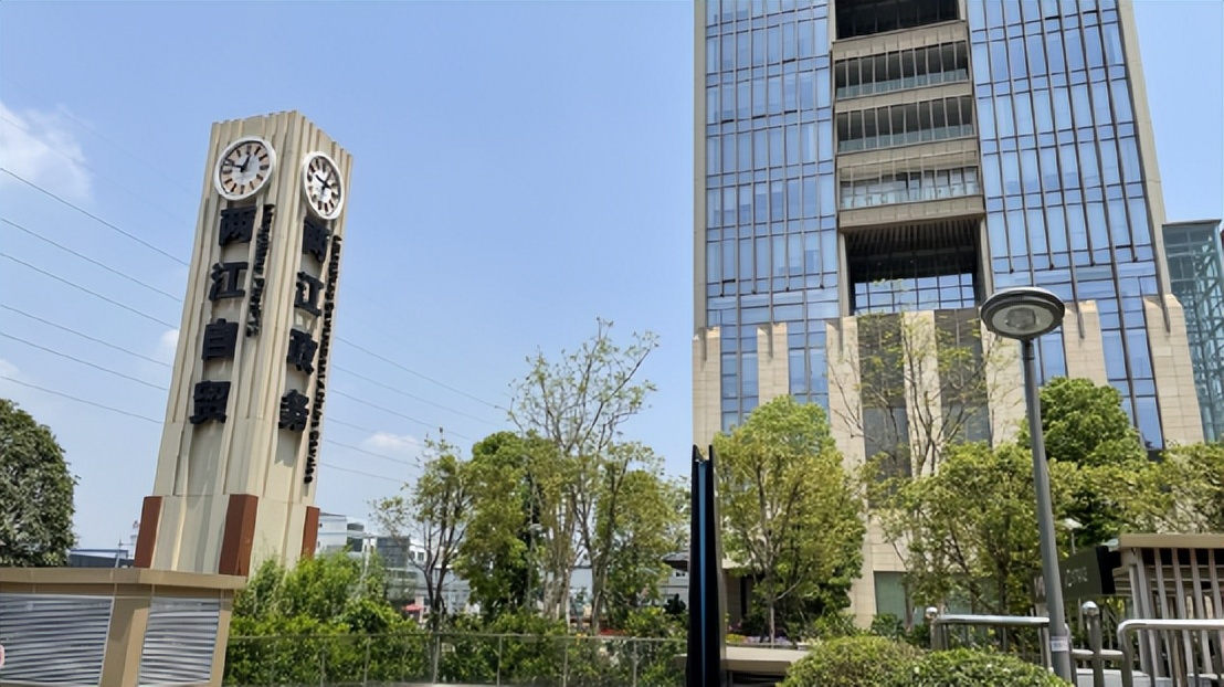 杨家坪中迪广场什么时候停工,烂尾楼复工隐患