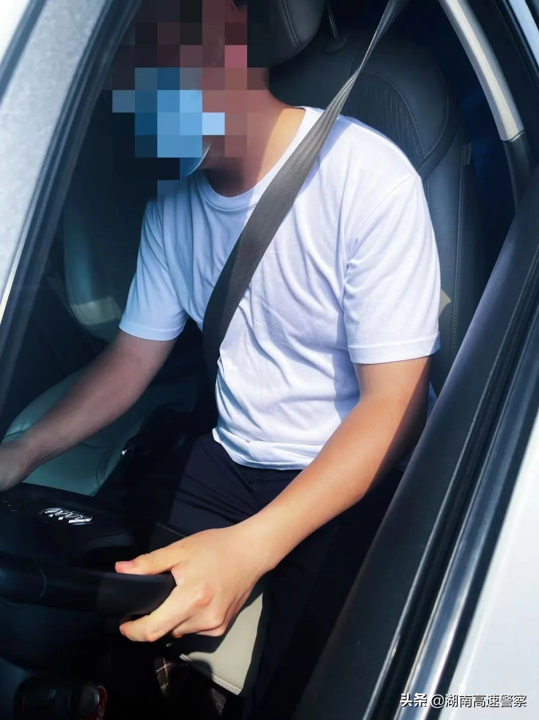 飞机安全带怎么系,安全带你忘了系了吗