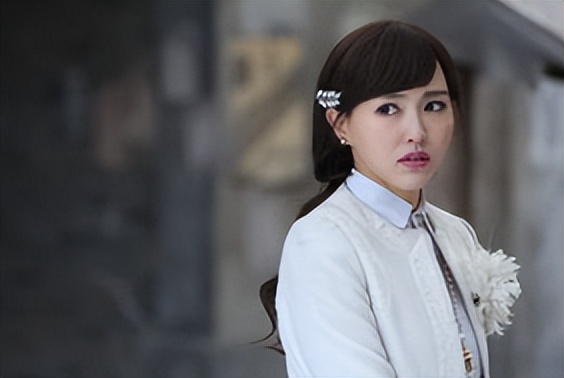 人走茶凉苏芒：封杀唐嫣被章子怡踹掉，毁伊能静婚礼被洪晃暗讽