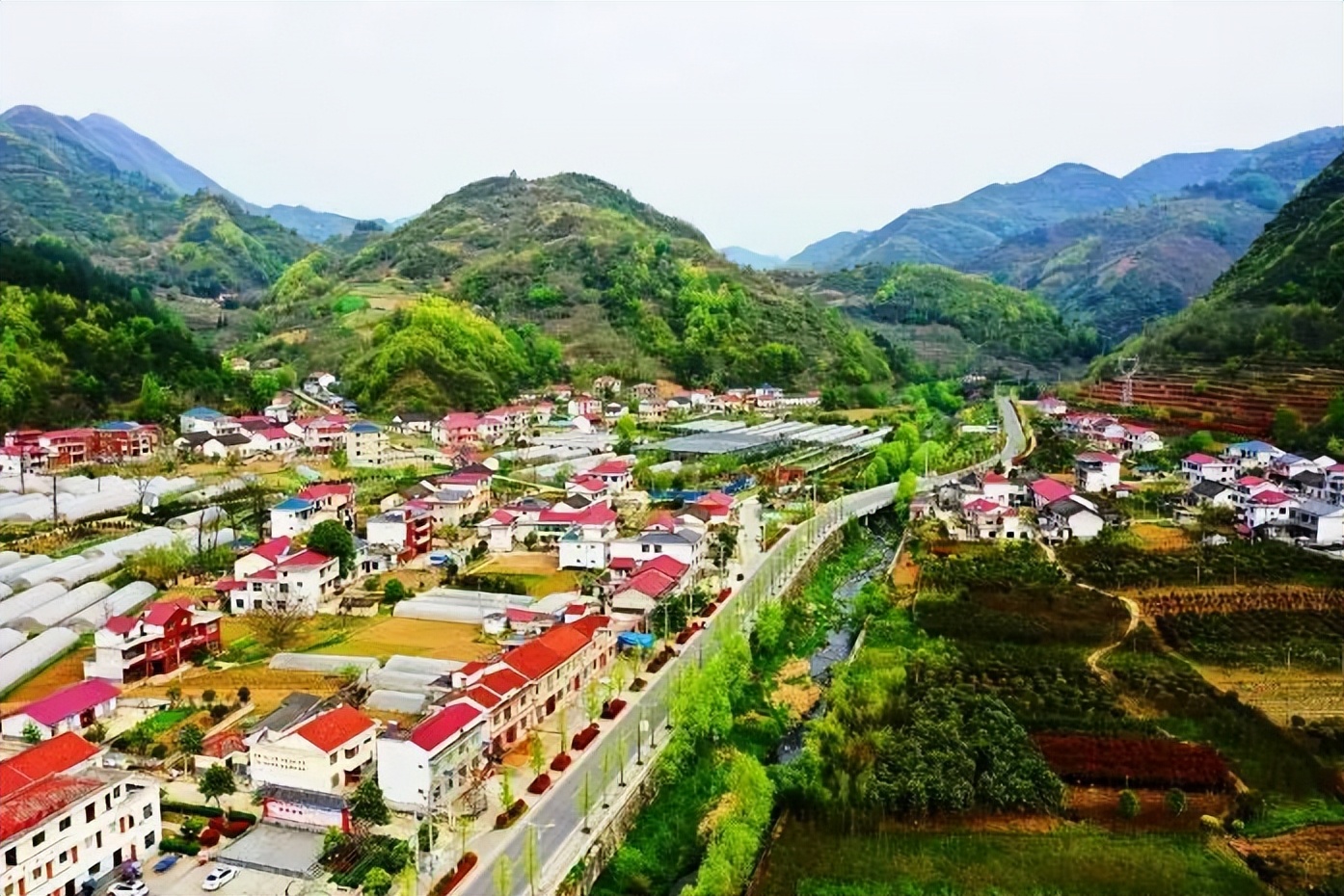 夏天游玩路线,夏天旅游最佳路线推荐