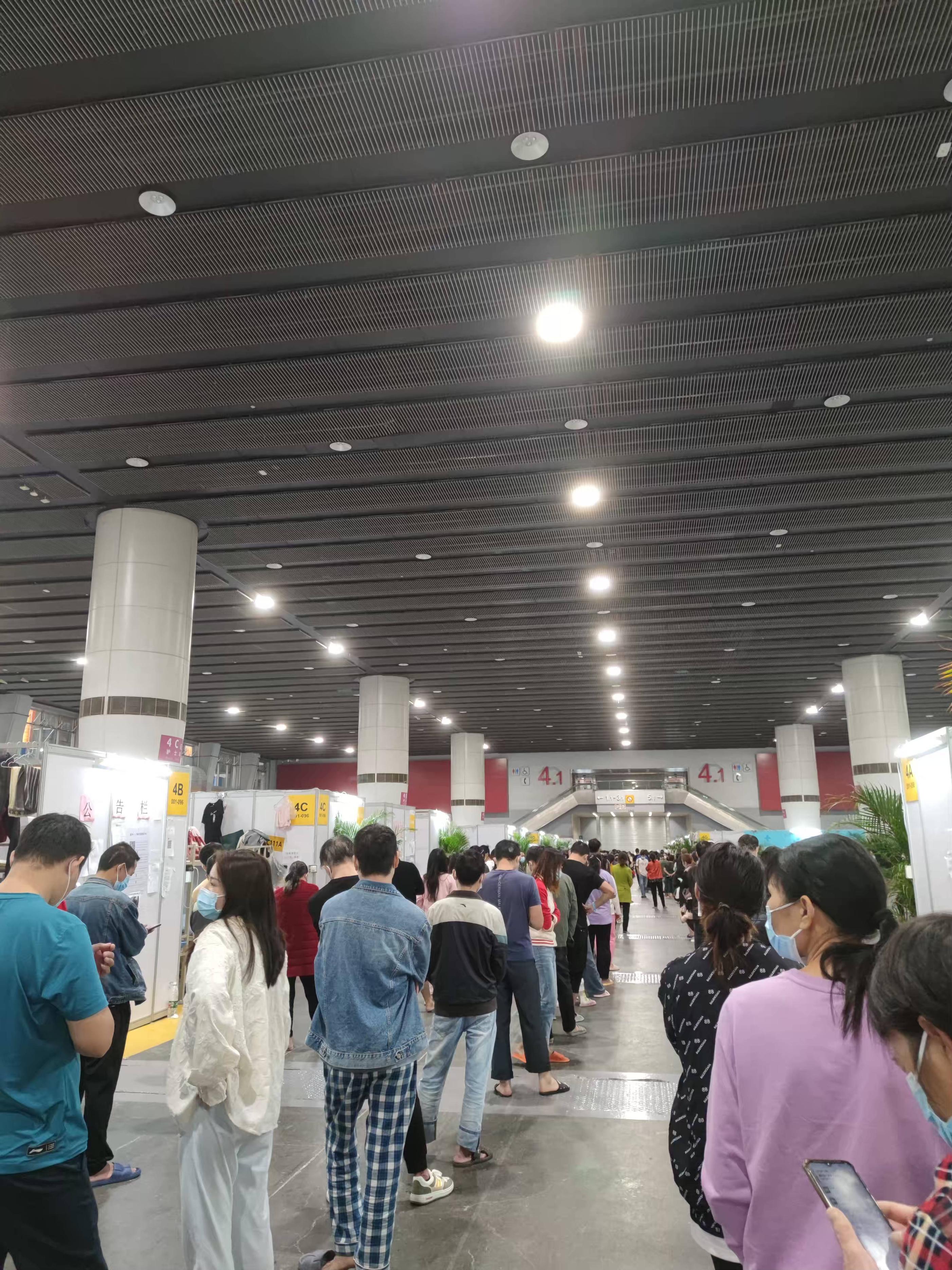 方舱医院病人入住,方舱医院首批入住患者