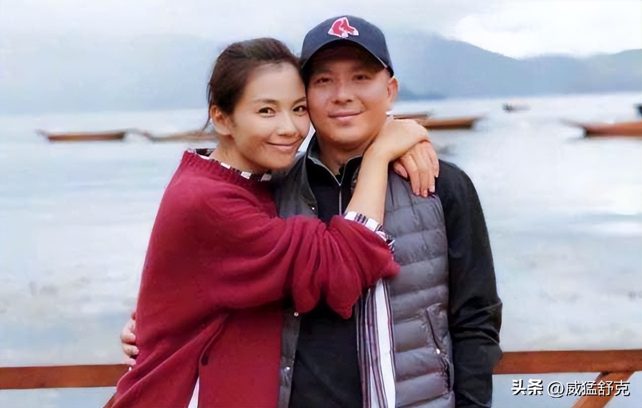 女演员揭露圈中*规则潜**，陪吃陪睡还只是冰山一角，娱乐圈的现状？