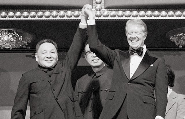 1997年*小平邓**逝世：四海齐悼