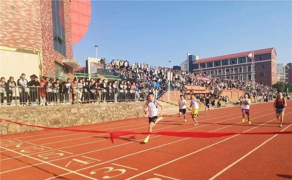 江西省南昌市湾里一中升学率,南昌湾里一中高考喜报