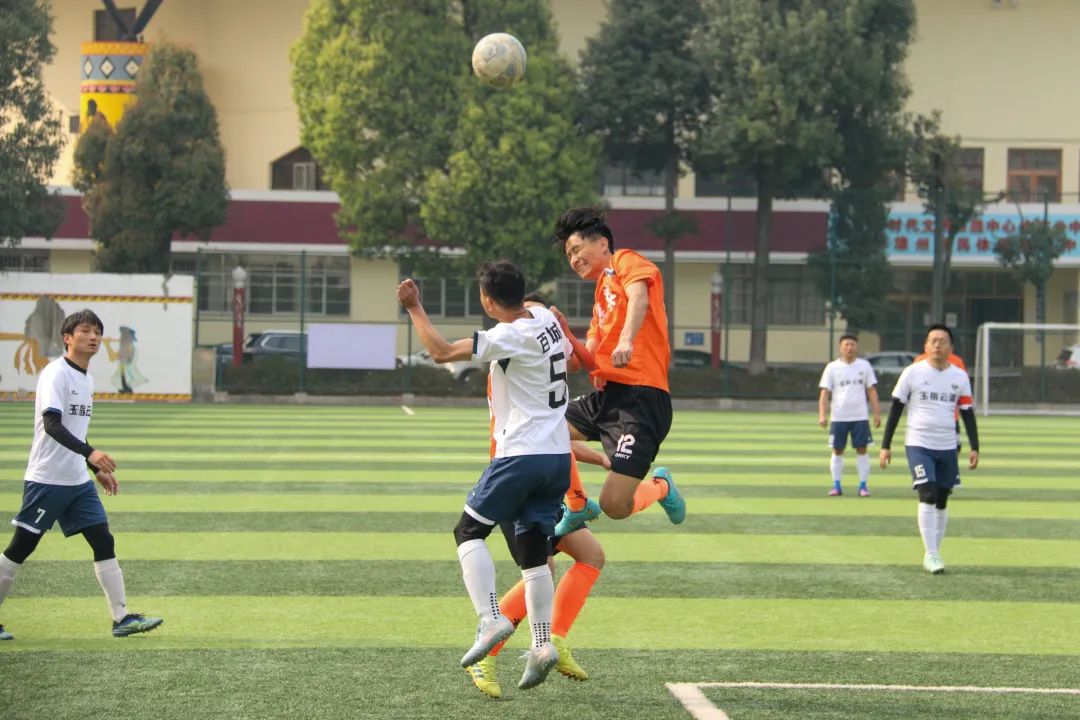 妤氶泟鍛ㄦ湯涓氫綑瓒崇悆鑱旇禌,妤氶泟鍛ㄦ湯瓒崇悆