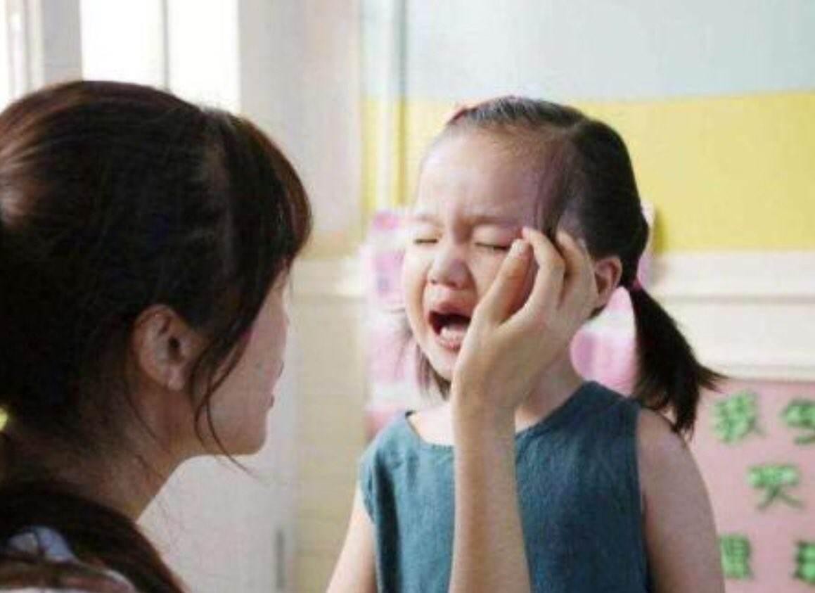 俩孩子打架对方家长打对方孩子,两个孩子打架怎样和对方家长沟通