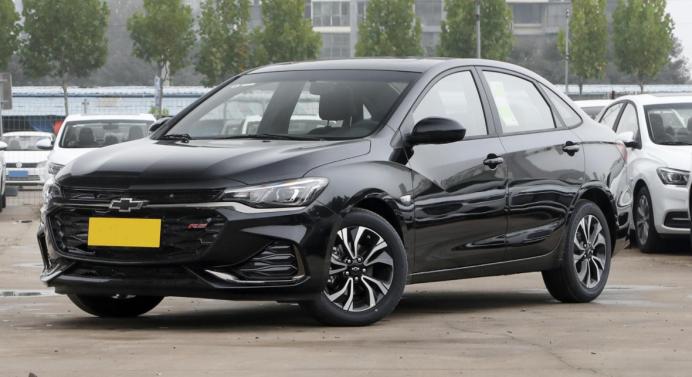 新手第一辆车家用车怎么选,想买舒适省油的轿车绕不开这三款