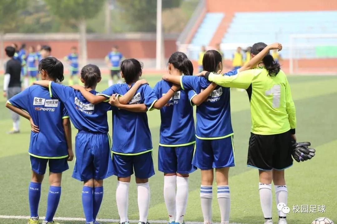 女孩子适合练习踢足球吗,女孩子踢足球感悟
