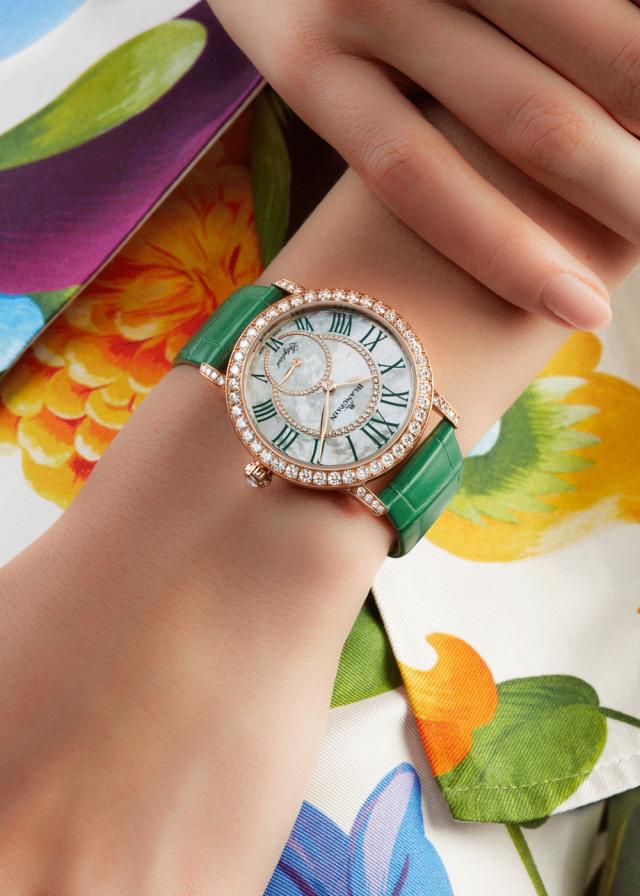 如何挑选一款适合自己的机械表,入门级女生机械表推荐