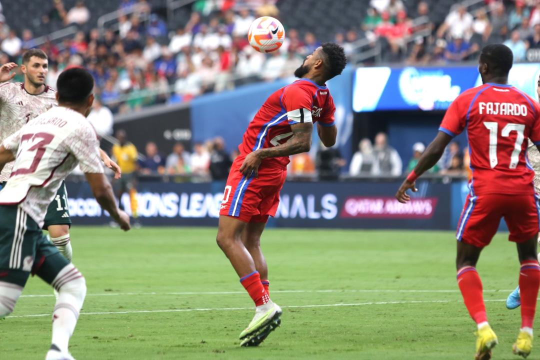 周一001比赛预测,周一001和002足球比赛结果